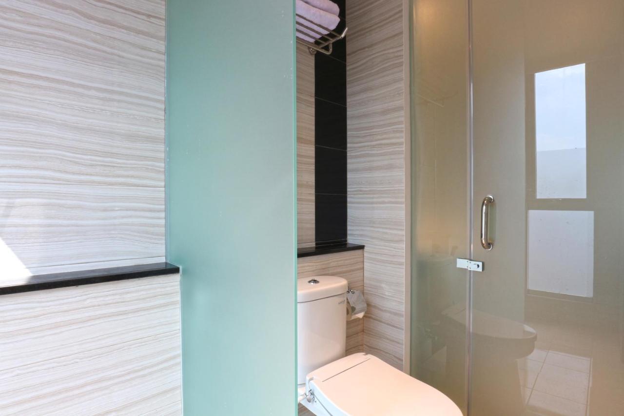 Kampioen Bed & Breakfast Bandung Exterior photo